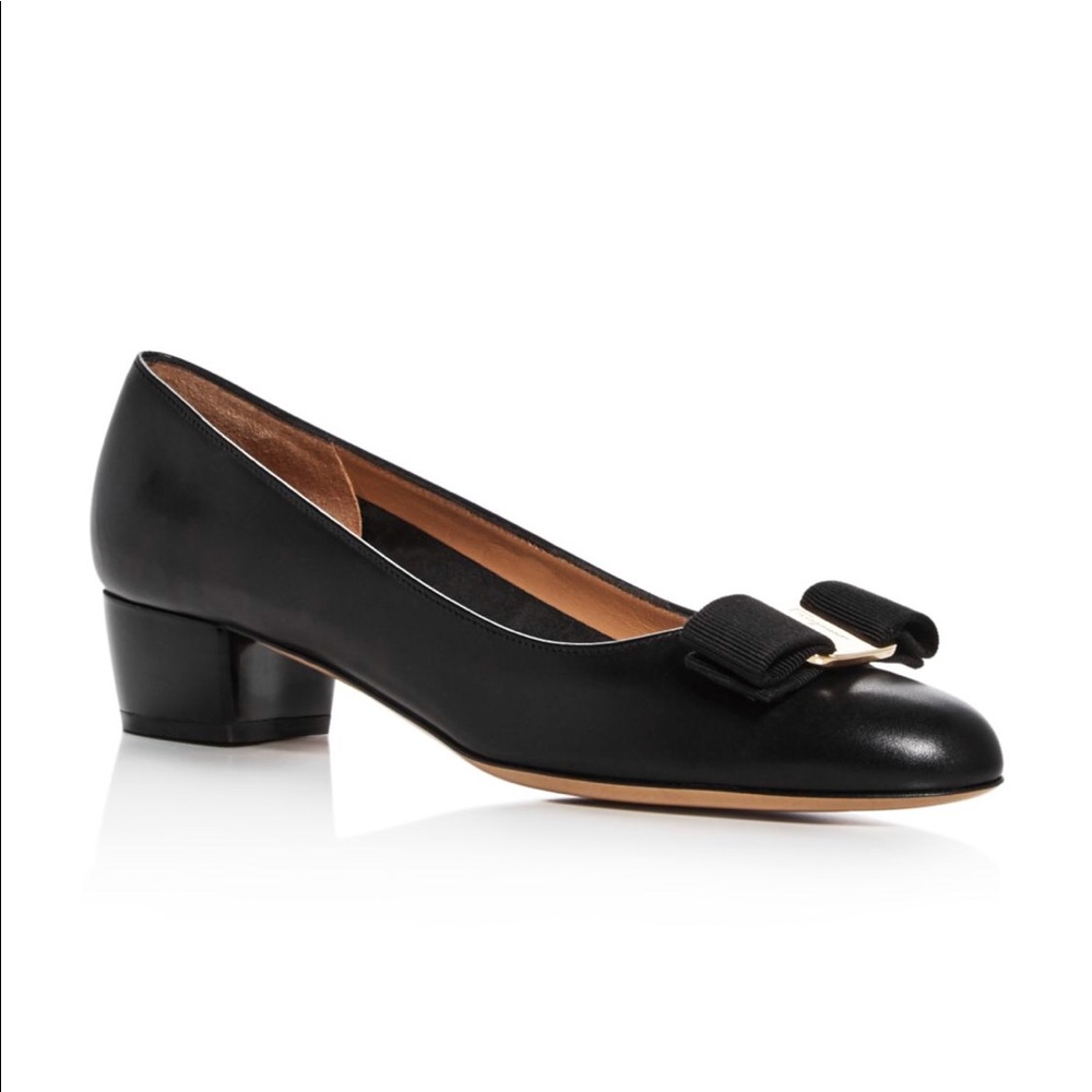 FERRAGAMO BLACK CALF VARA SHOES! WIDE WIDTH